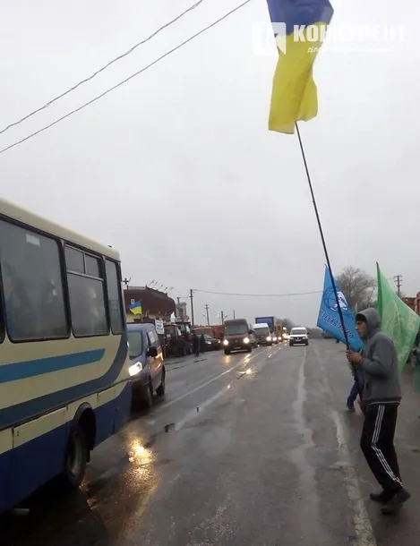 Аграрії блокують трасу у Хмельницькій області