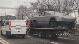 Бачили у Луцьку: кому належить єдина в Україні Tesla Cybertruck