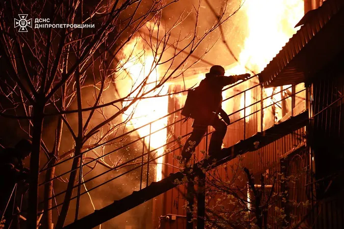 Масована атака РФ на Дніпро: троє загиблих, 30 поранених (фото)