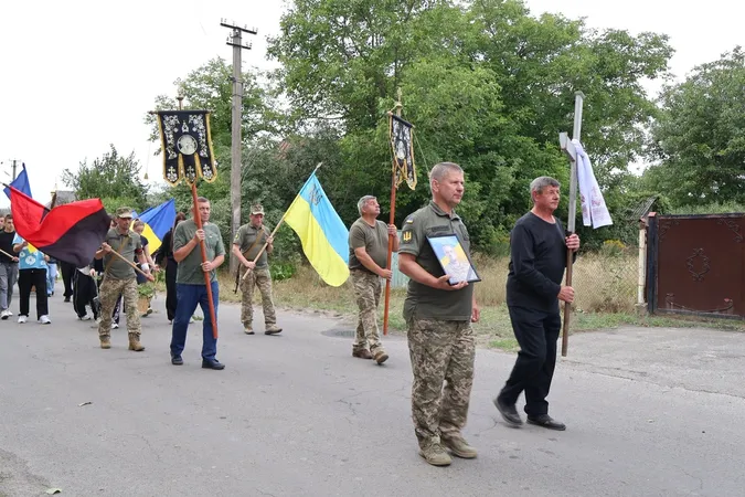 На Волині громада провела в останню путь військовослужбовця Леоніда Фищука (фото)