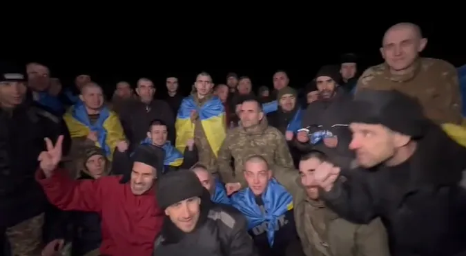 Наші – вдома: Україна повернула понад 200 бійців і цивільних із полону Росії