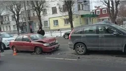 В Луцьку на проспекті Перемоги сталася аварія за участю трьох автомобілів (фото, відео)