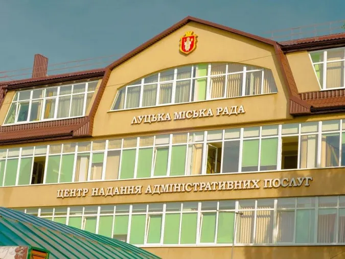 Без консультацій і з дезінфекцію: луцький ЦНАП змінює принцип роботи