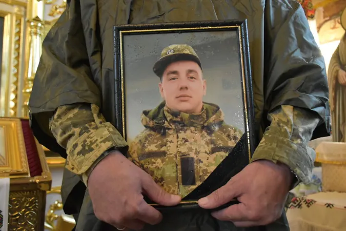 У Луцькому районі попрощалися із молодим воїном Назарієм Корольчуком (фото)