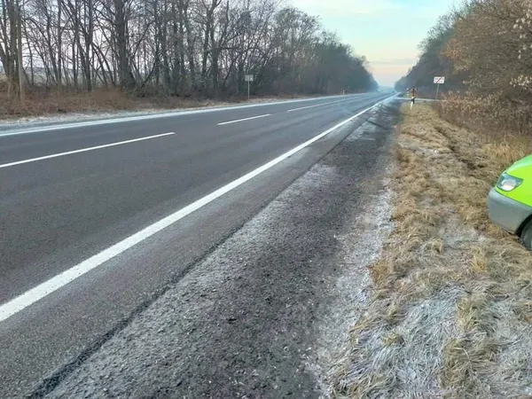 У Луцькому районі мікроавтобус злетів у кювет (фото)