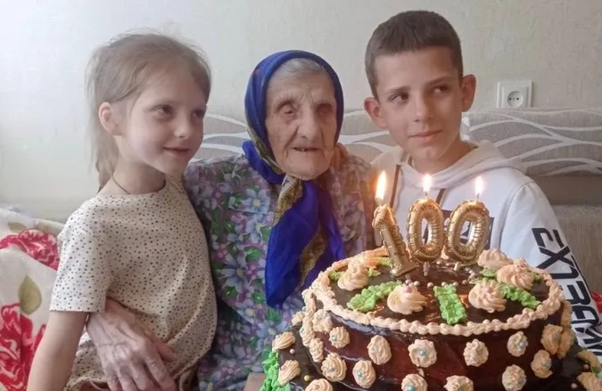 Відсвяткувала 100-річний ювілей: уродженка Волині виховала 7 дітей, має 13 онуків і 19 правнуків (фото)