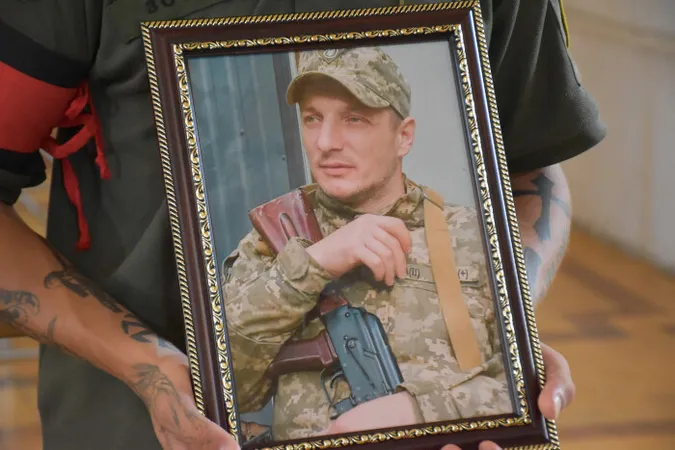 У Луцьку попрощалися із загиблим під Мар'їнкою Олексієм Ходирєвим (фото)