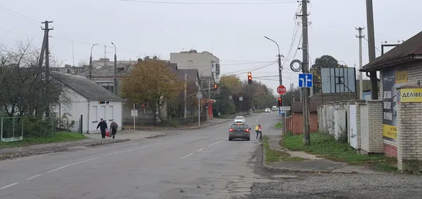 На Потебні у Луцьку встановили нові знаки (фотофакт)