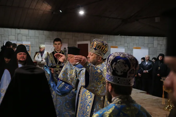 У першому храмі Луцька, якому майже тисяча років, помолилися перед стародавньою іконою (фото)