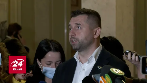Під Києвом обстріляли авто першого помічника Зеленського (фото, відео, оновлюється)