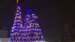 Сніг, ялинки та ілюмінації: який він, вечірній зимовий Луцьк (фото)