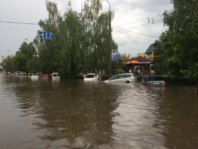 Кількість місць підтоплень у Луцьку зменшується, - ЖКГ (відео)