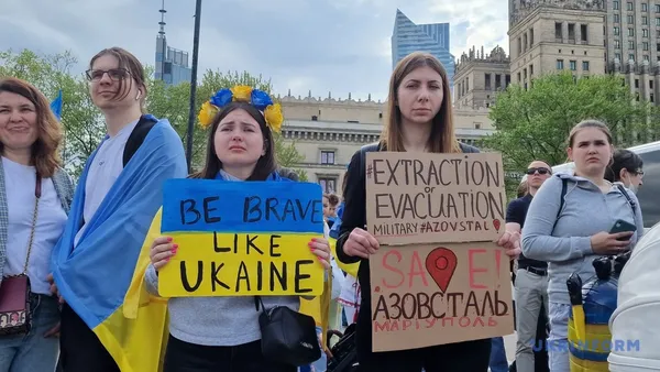 У Варшаві під час акції протесту висміяли армію рф (фото, відео)
