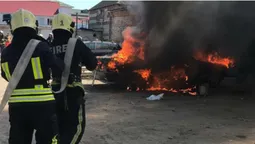 У Луцьку на Конякіна згорів легковик (фото, відео)