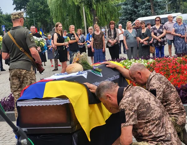 У Ковелі віддали останню шану 49-річному воїну Віталію Мартинюку (фото)