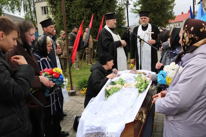 На Волині попрощалися з Героєм Іваном Василюком (фото)