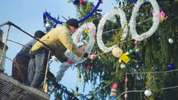 Який вигляд мала головна ялинка Луцька у різні часи (фото)