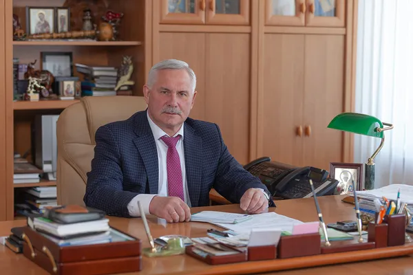 Декларації 2020: що заробили очільники Нововолинська