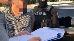 Як у Луцьку затримували полковника-хабарника (відео) 