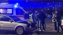 Капот повністю розбитий: у Луцьку зіткнулися автівки (фото)
