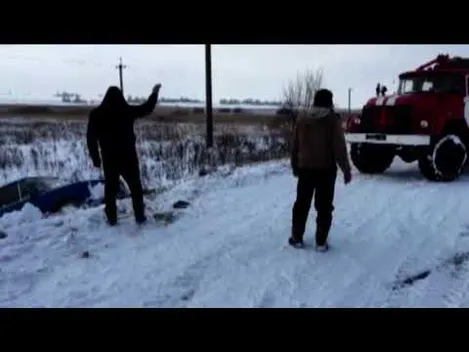 На Волині вивільнили зі снігового замету автобус та п'ять автомобілів (фото, відео)