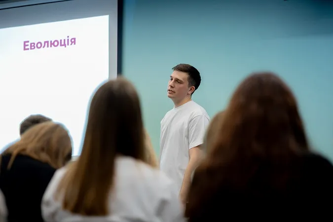 Як чат-боти допомагають бізнесу: поради розробника Владислава Присяжнюка із лекції у центрі Дія.Бізнес в Луцьку