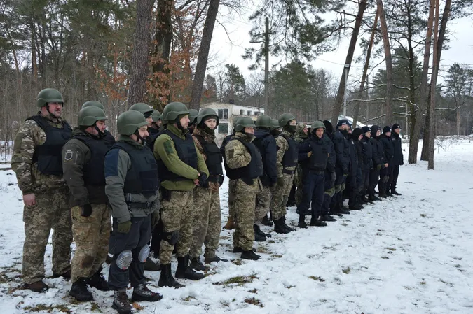«Усі готові бити ворога»: як на Волині тренуються бійці бригади «Лють» (фото, відео)