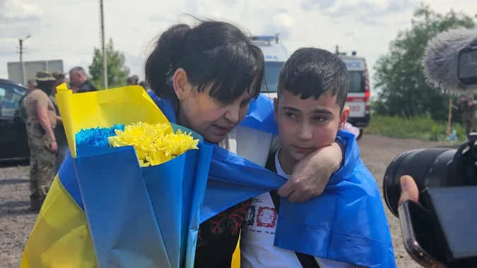 В Україну з російського полону повернули 75 людей (фото)