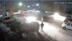 На парковці у Володимирі дрифтували три автомобілі (відео)