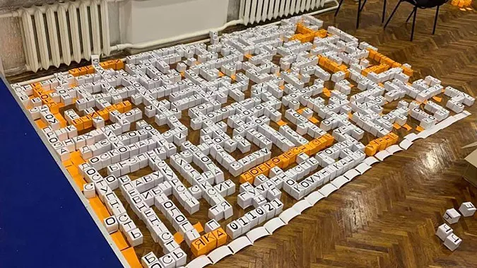 Найбільший кросворд українською мовою: школярі встановили рекорд (фото)