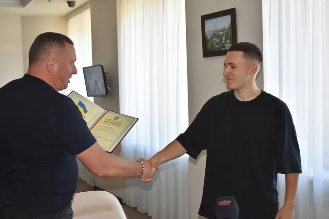 Юрій Погуляйко вручив обласну відзнаку YAKTAKу (фото)