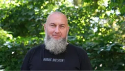 «Це моя зброя і мій фронт»: історія військового з Волині, який поєднує службу з письменництвом (фото, відео)