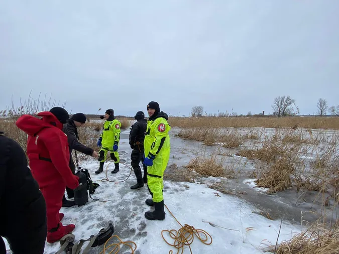 На Волині в річці Луга водолази шукають жінку: тіло не знайшли (фото)