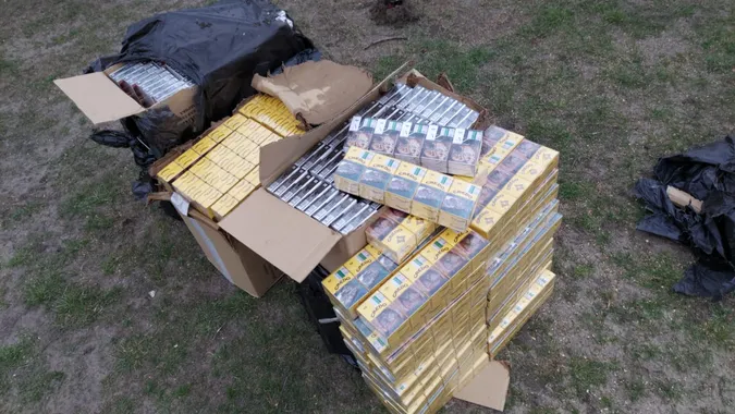 Луцькі прикордонники зірвали дві нічні оборудки контрабандистів (фото)