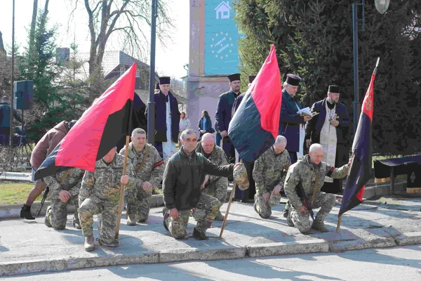 Сам виховував сина: Волинь попрощалася з воїном Іваном Шваївським (фото)