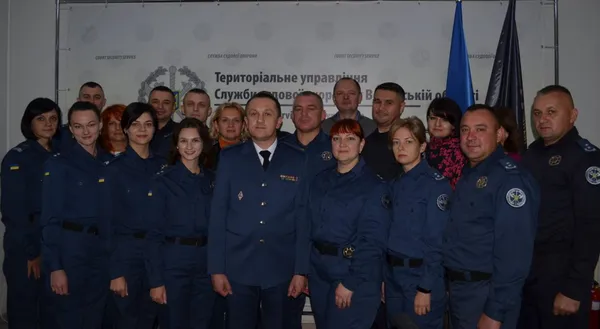 Співробітники Служби судової охорони на Волині. У центрі – керівник Володимир Сюйва. Фото зі сторінки управління у фейсбуці