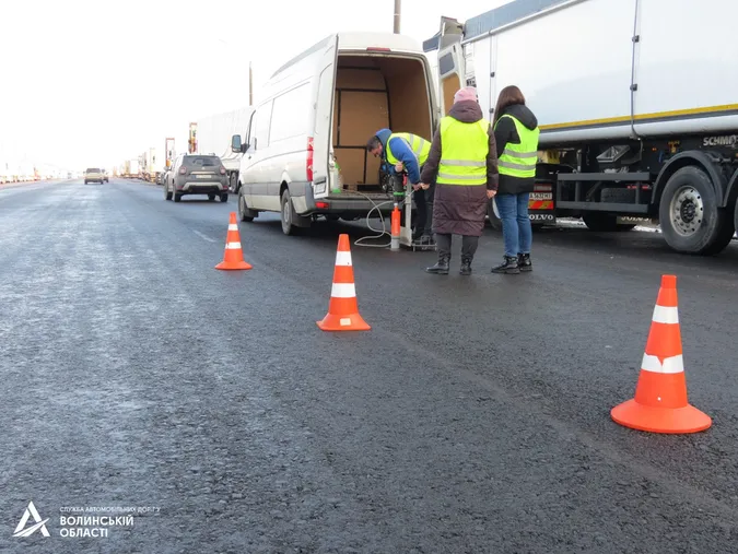 На «варшавці» перед ПП «Ягодин» відремонтували дорогу (фото)