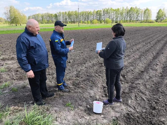 У Ковельському районі чоловік поряд з будівлями розвів багаття: як покарали (фото)