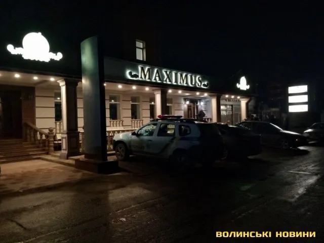 У луцькому ресторані чоловік підрізав відвідувача (фото)