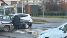 «Трійничок» на переході: у Луцьку на Конякіна – аварія (фото)