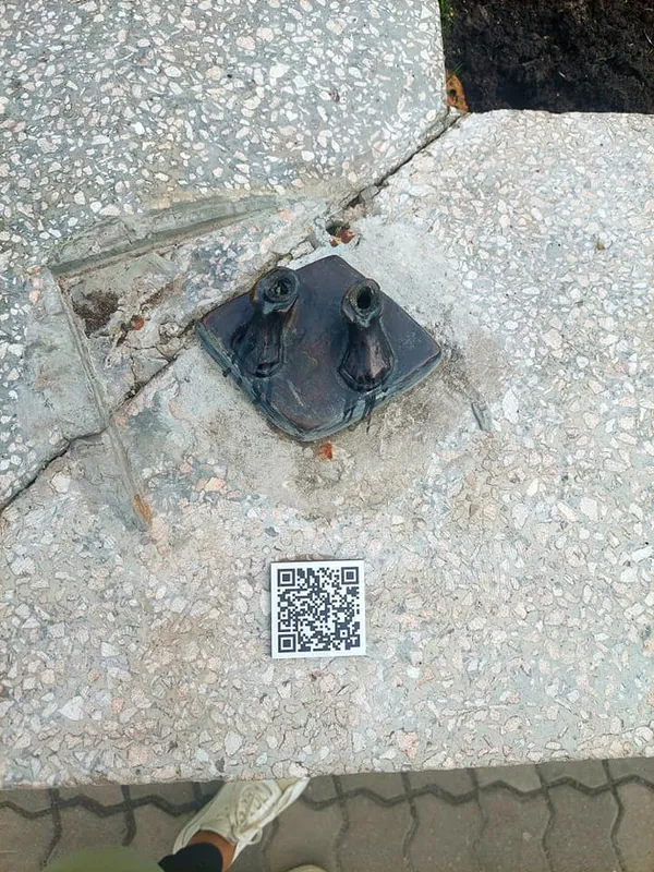 Луцьких кликунів «озброїли» QR-кодами (фото)