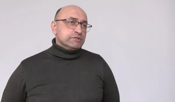 У Луцьку люди скаржаться на стан «обмежено готового» укриття (відео)