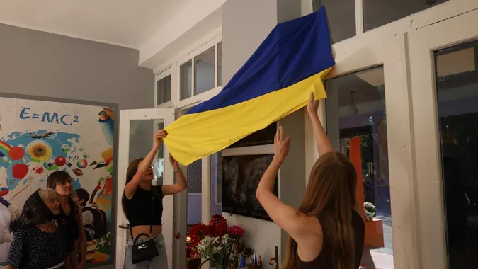У ліцеї на Волині відкрили меморіальну дошку загиблому голові сільради (фото)
