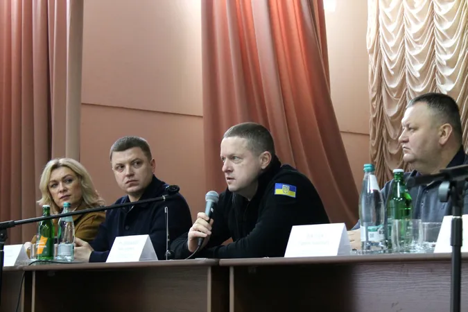 Дороги, безпека дітей, підтримка військових і ВПО: Іван Рудницький відвідав громади біля Луцька (фото)