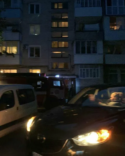 У Луцьку на Молоді горить підвал