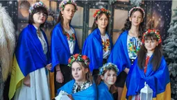 Зібрали чверть мільйона гривень: на Волині школярки організували лотерею, щоб допомагати ЗСУ (фото)