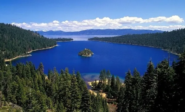 Назвали найцікавіші озера України (фото)