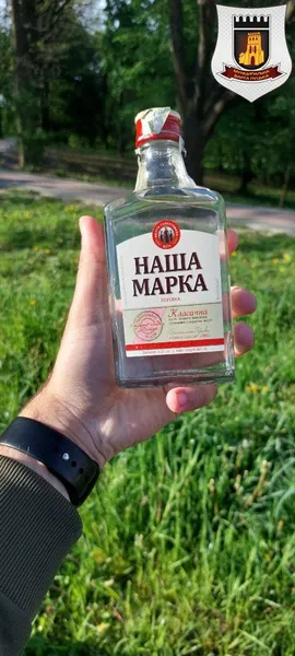 «Літня точка»: лучанин продавав сурогат на лавці біля парку (фото)