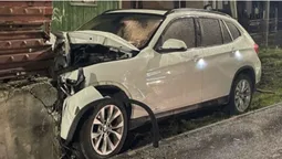 У центрі Луцька вночі п'яний на BMW протаранив паркан