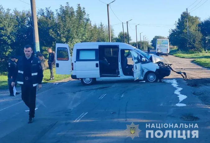 У Володимирі п’яний водій врізався в маршрутку (фото, відео)